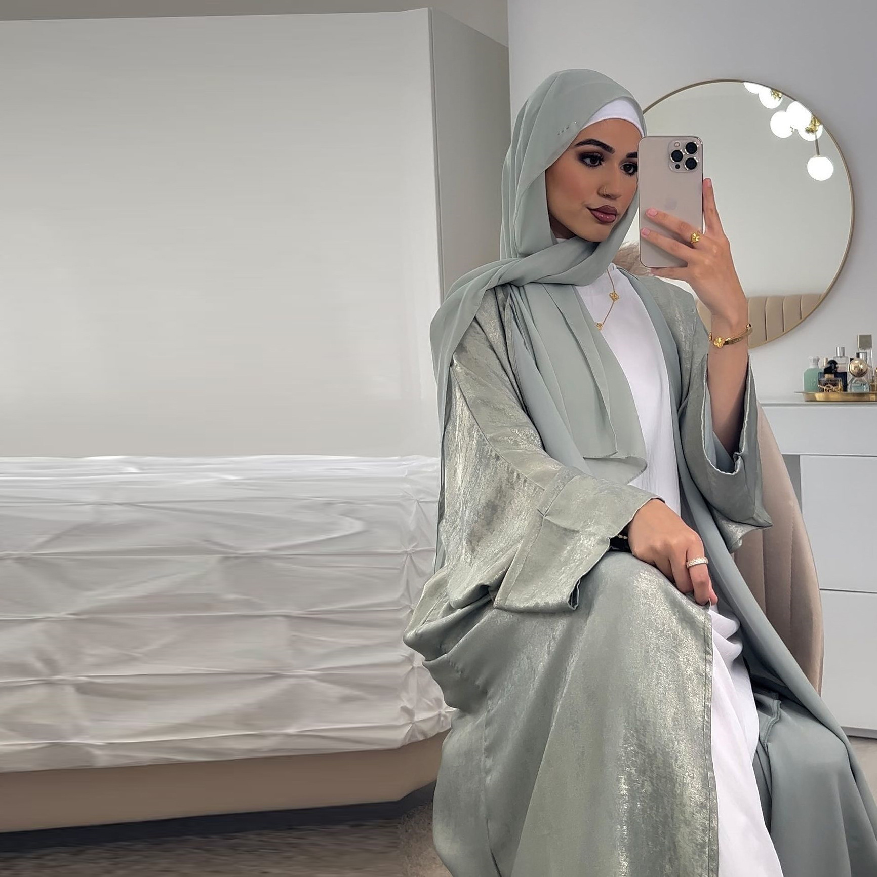 A008 Cross-border Middle East Dubai Muslim Fashion Women's Gold-Embossed Cardigan Robe_ecoleips.com