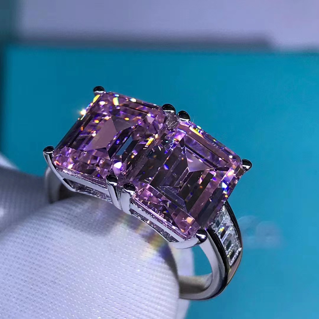 La plata esterlina importó el anillo de diamantes de alto carbono 6 quilates de lujo de hielo Flor de corte de piedra transfronterizo Comercio electrónico comercio exterior exclusivo para la joyería de las mujeres