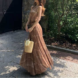 复古格纹无袖背心连衣裙女夏季气质修身大摆长裙显瘦收腰a字裙子