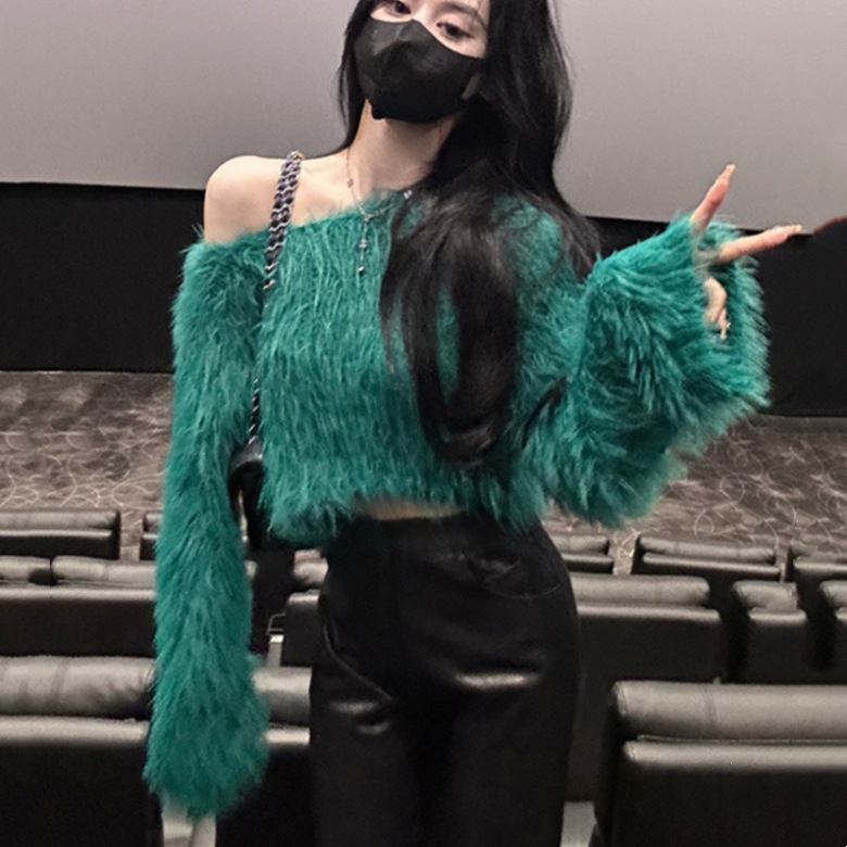 秋冬新款设计感露肩仿水貂绒毛衣软糯绿色毛毛针织长袖女式上衣