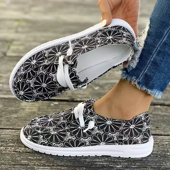 Lazy shoes 2024 cross-border new thick-soled board shoes lace-up low-top foreign trade plus size fashion sports casual shoes for women