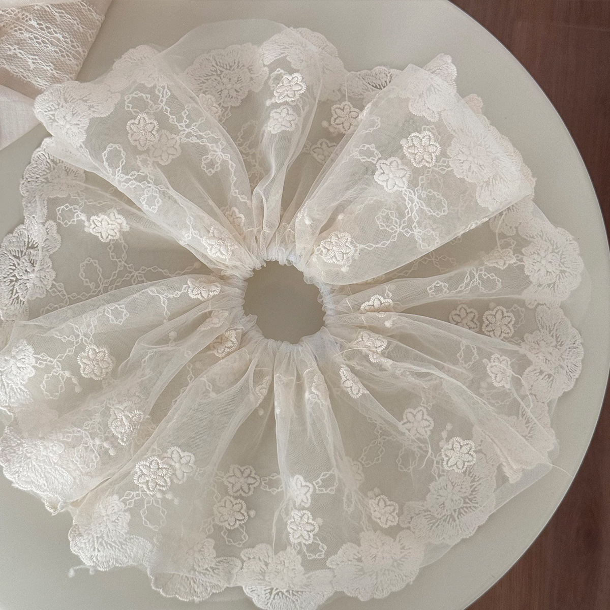 Elastico per capelli da donna in pizzo bianco stile francese, elegante accessorio per la parte posteriore della testa._voghion.com