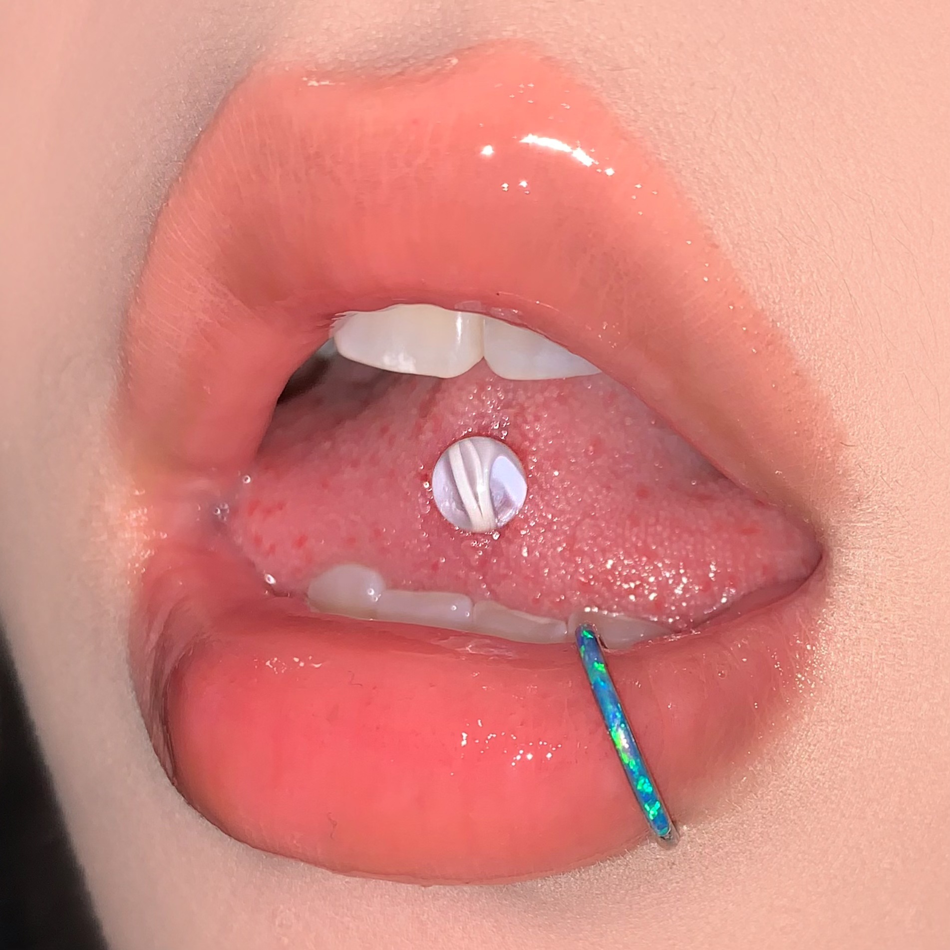 Cloud Pattern Acrylic Tongue Nail Steel Titanium External Thread Personalized Sweet and Cool Tongue Ring Hot Girl Piercing Jewelry detail image 9