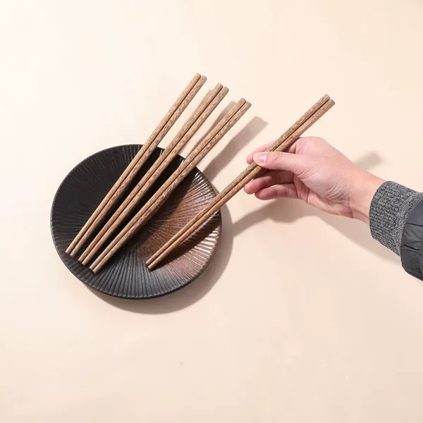 Chicken Wing Wood Chopsticks Household Chopsticks Solid Wood High-end Tableware Paint-free Wax-free Non-slip Running Jianghu Chopsticks Wholesale Can Be Engraved