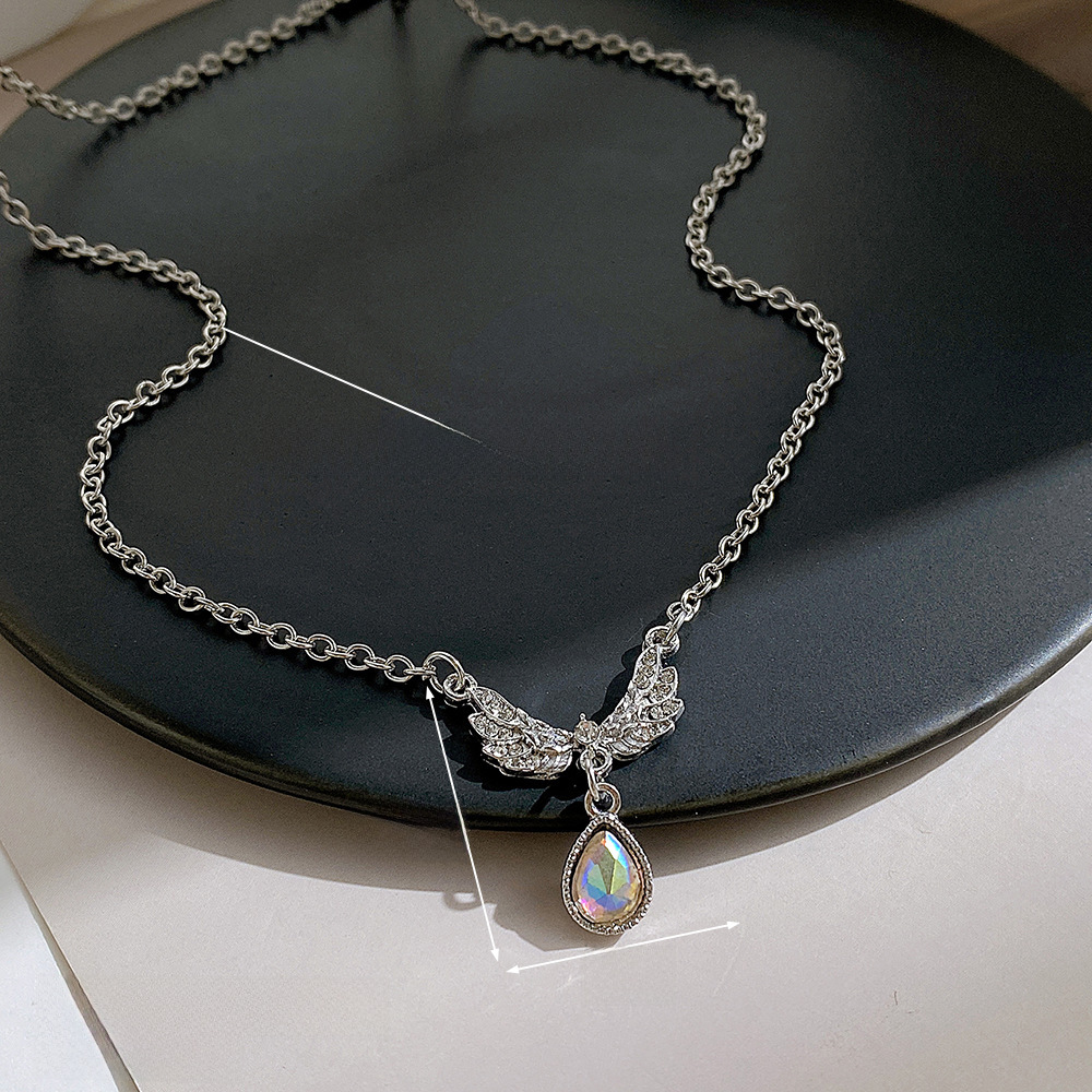 Nouveau collier ailes d'ange conception de niche simple collier sens femme pierre de lune légère luxe belle chaîne de clavicule_voghion.com