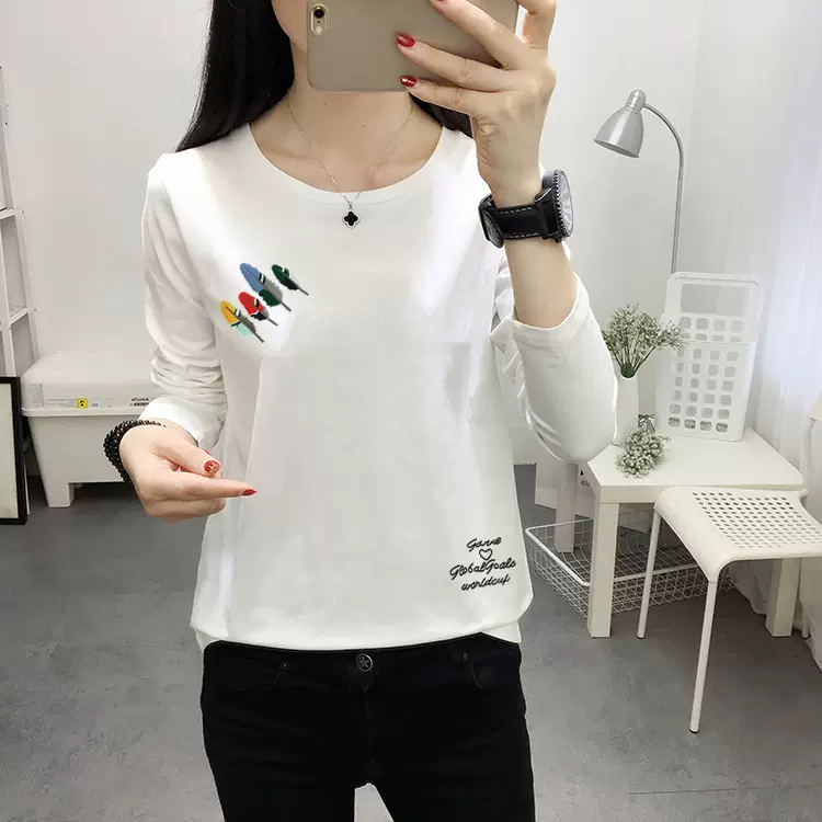 现货代发 长袖T恤女简约印花圆领上衣秋装宽松大码打底衫外穿秋衣