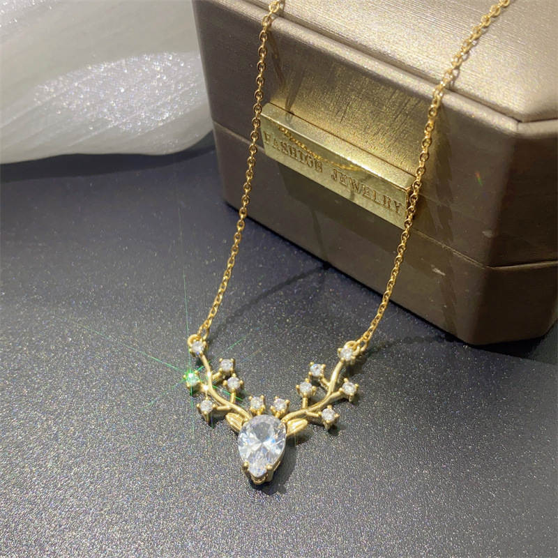 15g Weight 0.03µm-0.05µm Gold Plating Thickness PVD Coated Gold Plating Process Real Gold Plated Plating Material Copper Pendant Material PVD Coated Real Gold Plated Elk Stainless Steel Casual Simple Style Waterproof Non Tarnish Necklace