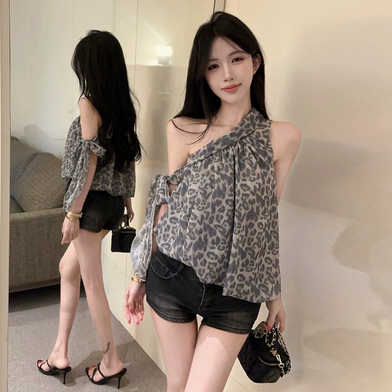 American-style high-end leopard print one-shoulder sleeveless shirt vest for women, summer chiffon bow doll top, off-shoulder top American-style high-end leopard print one-shoulder sleeveless shirt vest for women, summer chiffon bow doll top, off-shoulder top
