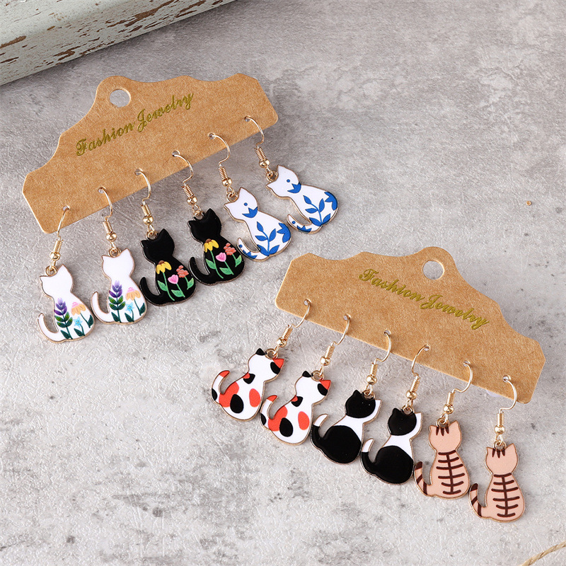 Fashion New Spotted Flower Alloy Cat Pendant Earrings Creative Cartoon All-match High-end Earrings Jewelry Women