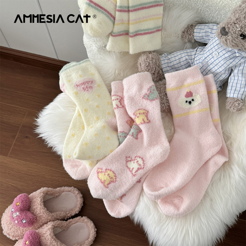 卡通小狗澳絨襪女秋冬加絨加厚保暖可愛居家地板毛毛襪月子睡眠襪