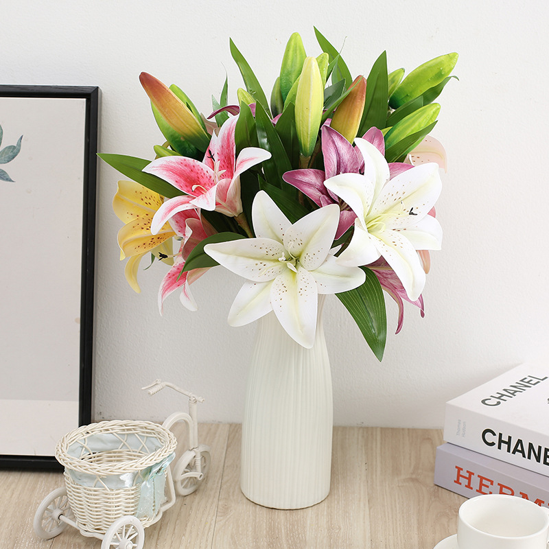 Artificial flower short stem faux lily for living room home decoration 2 flowers 1 bud Cross-border hand feeling plant