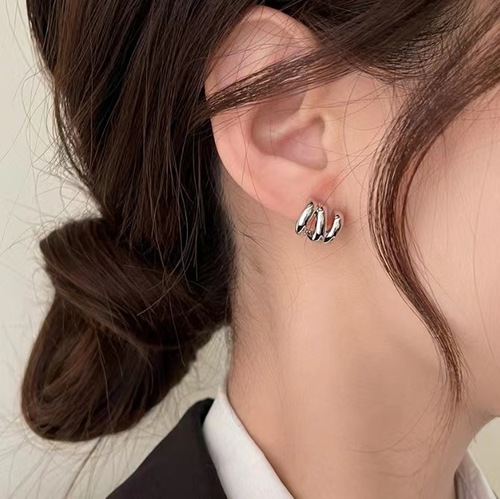 2025 New Three-Layer Hoop Earrings for Women: Unique High-End Design, Stylish and Versatile Simple Earrings