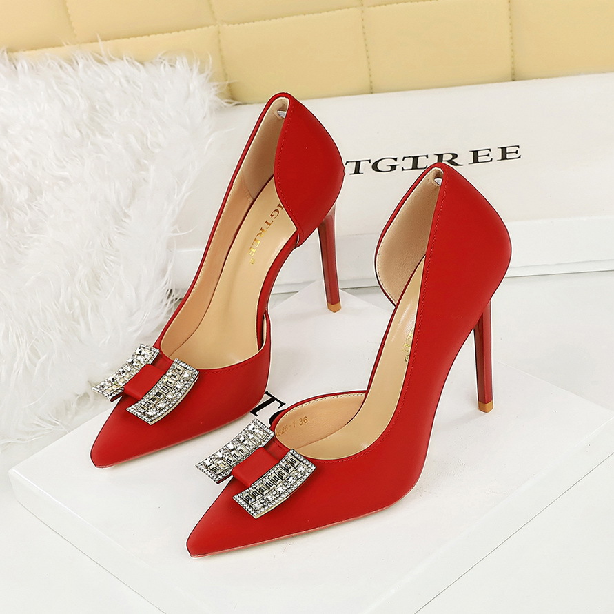 626-K70 European And American Style Side Hollow Shallow Mouth Pointed Toe Ultra High Heels Stiletto Fashion Rhinestone_vogvips.com