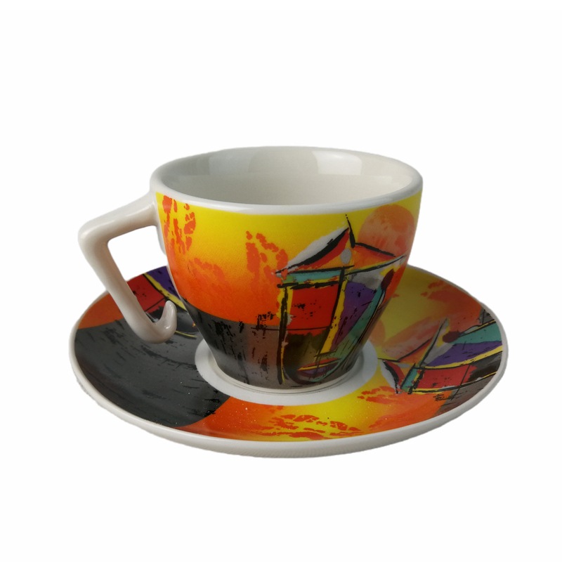 Taza de café creativa del brazo