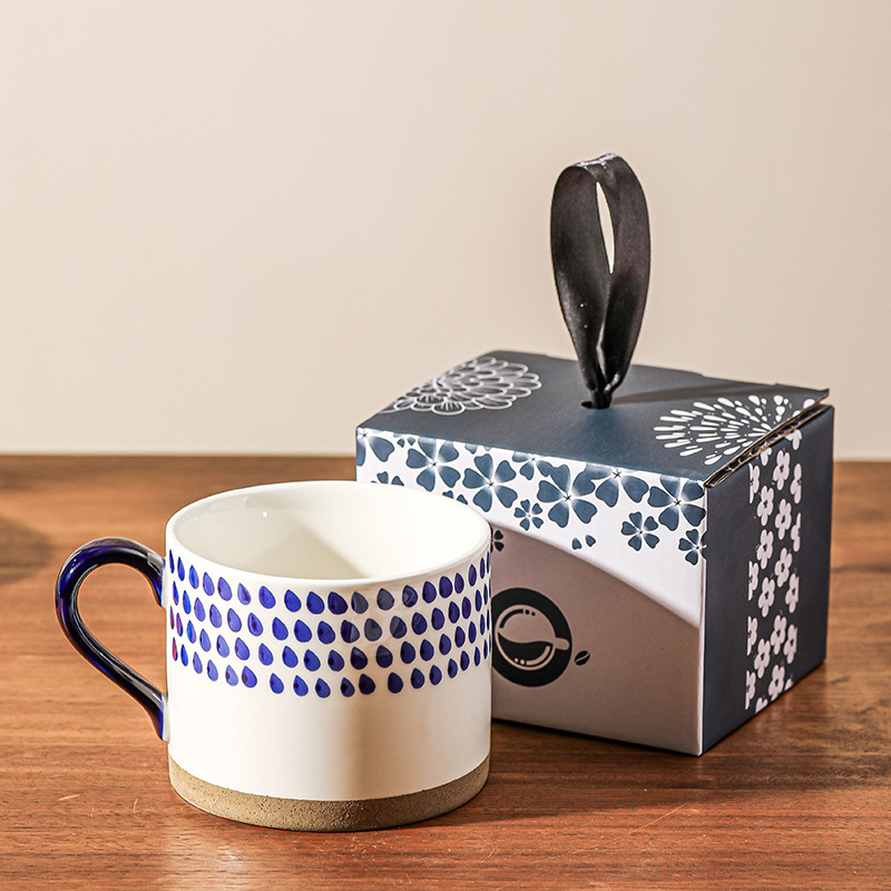 Taza de agua pintada a mano Taza de alto valor retro japonesa Taza de café de gres Taza de cerámica de gran capacidad Regalo de mano