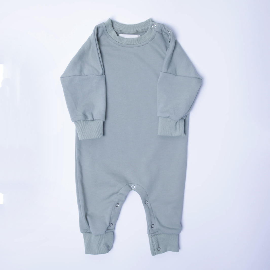 안개가 자욱한 파란색