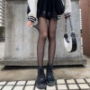 [黑色圆点]