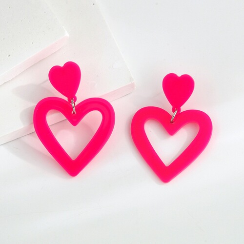 New Simple Valentine's Acrylic LOVE Heart Earrings for Women Creative Heart-Shaped Hollow Stud Earrings Wholesale