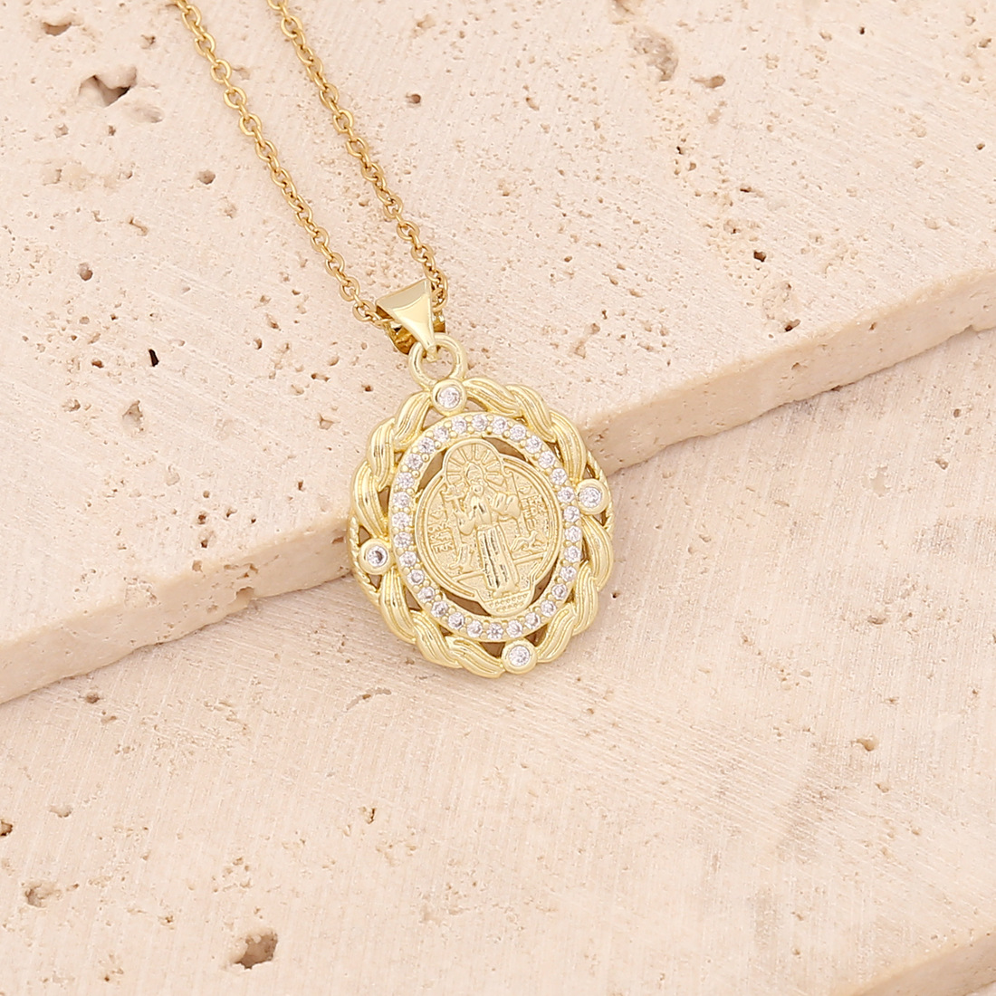 Copper hollow Zircon-Laid decor Necklace