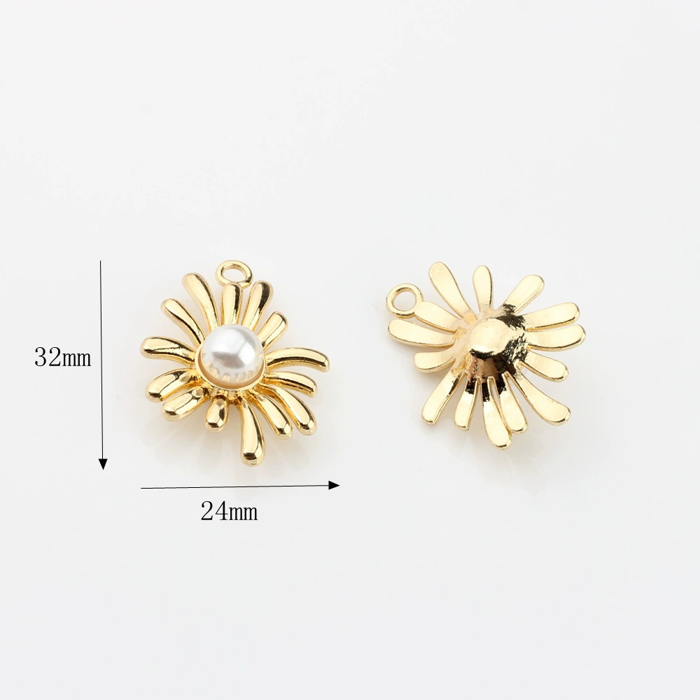 Creative small design retro earrings, pendant, accessories, simple and elegant design