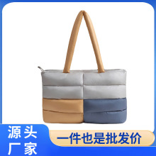 2025新款小众设计方格柔软羽绒服手提包充棉枕头包百搭单肩腋下包