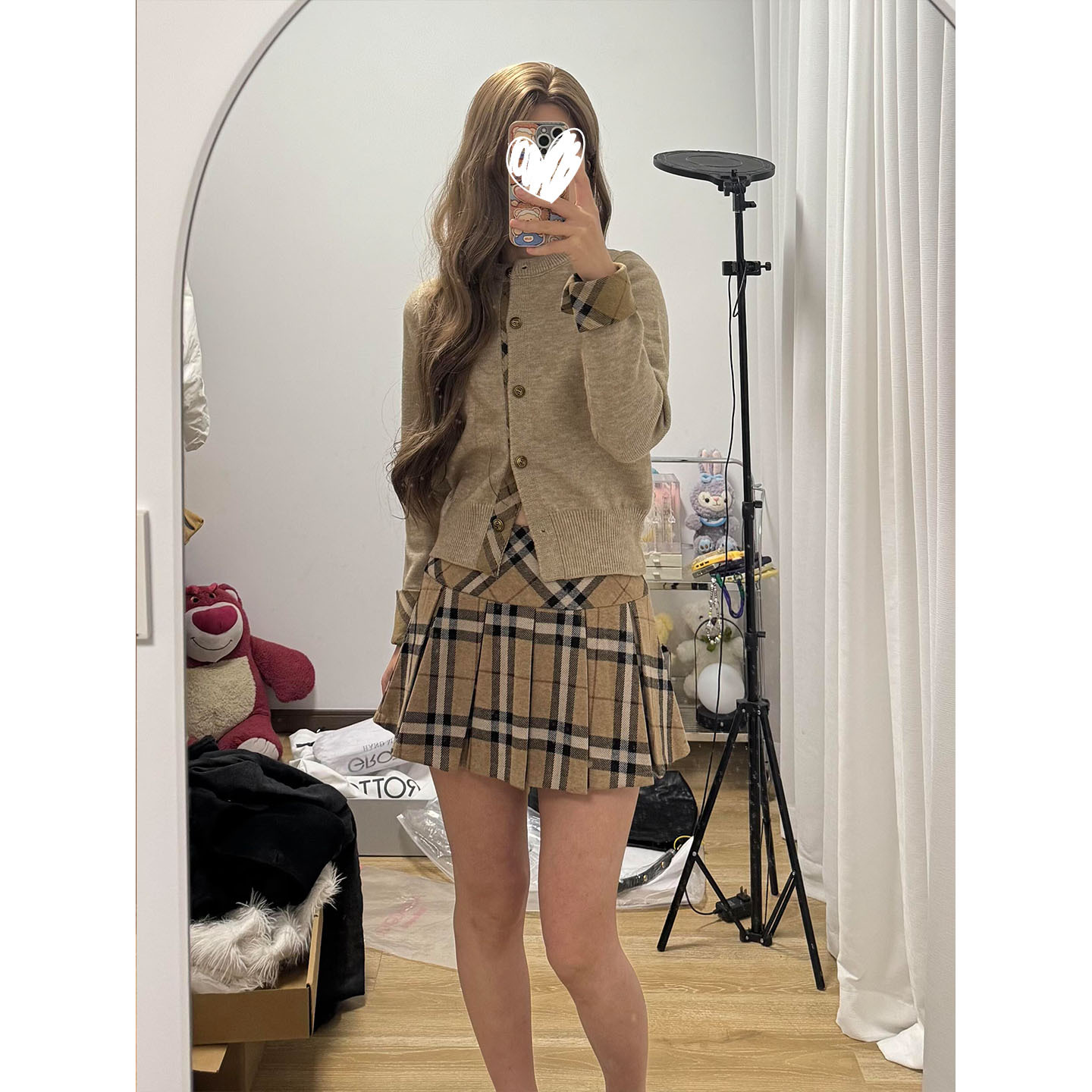 College-Style Design Round-Neck Long-Sleeved Plaid Knitted Cardigan Top for Women in Autumn and Winter High-Waisted Slimming Short Skirt Suit