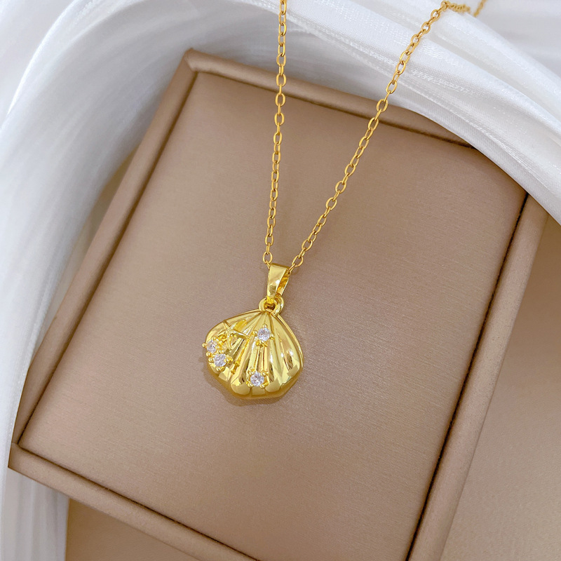 Gorgeous Pearl Shell Necklace With Full Diamond And Titanium Steel_voghion.com