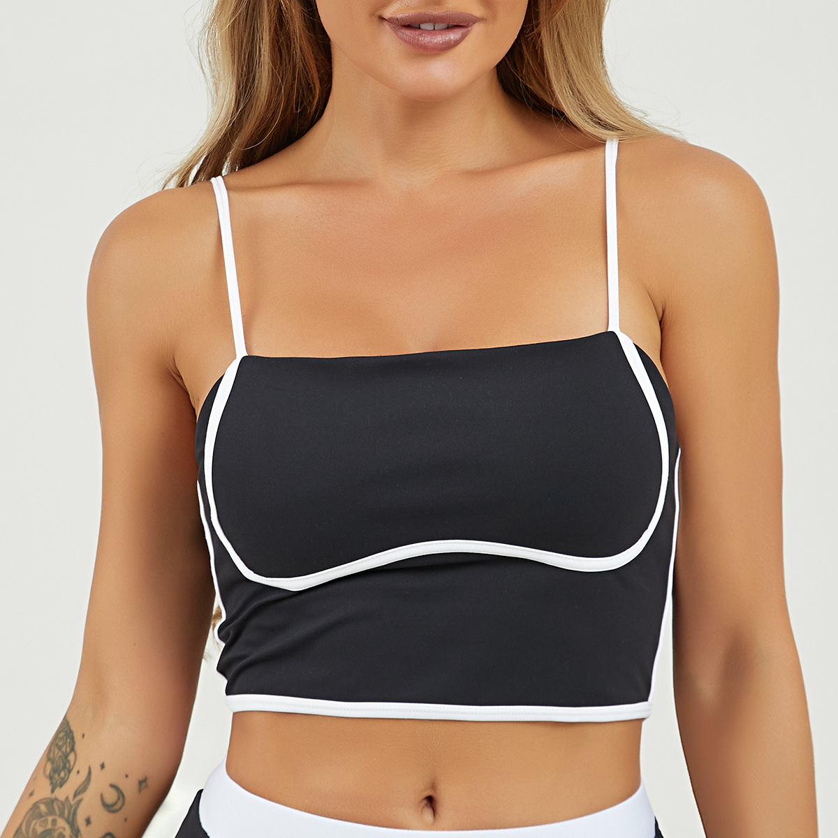 Nuevo color transfronterizo chaleco deportivo de secado rápido mujer calzado de acondicionamiento de calzado de dos piezas conjunto de trajes deportivos de mujer al por mayor
