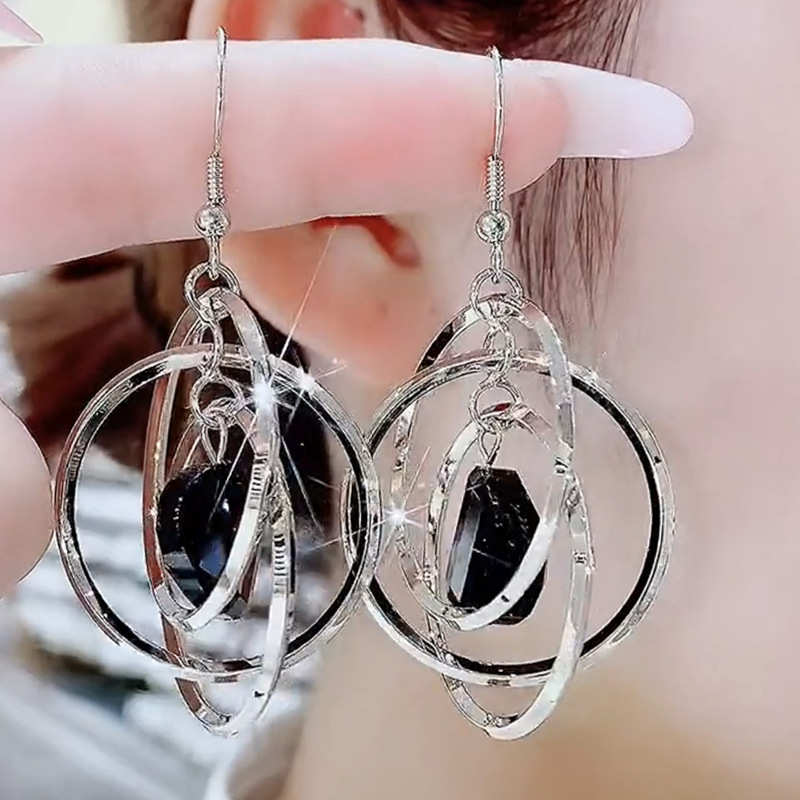 Fashion Collar Large Earrings Temperament Exaggerated Earrings 2024 New Fashion Design Sense Personality Rotating Circle Earrings Fashion Collar Large Earrings Temperament Exaggerated Earrings 2024 New Fashion Design Sense Personality Rotating Circle Earrings
