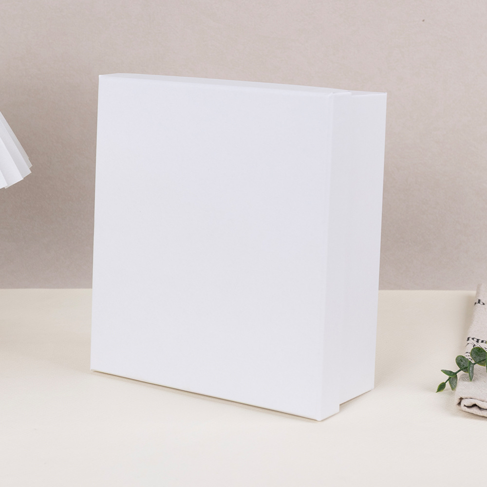Caja de regalo de papel kraft blanco; Caja de regalo nº 4 15*15*7cm