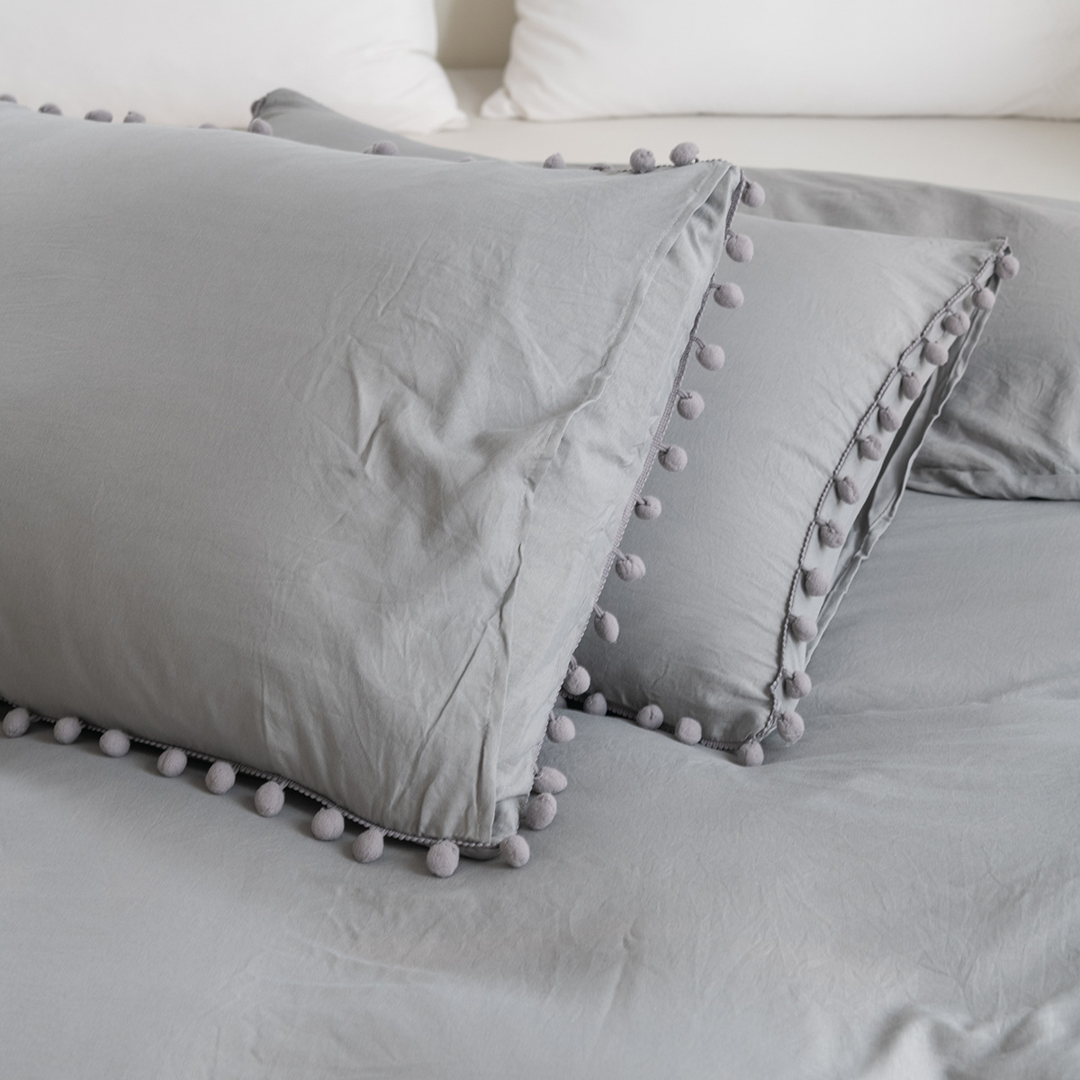 Bedding and home textile three piece set, solid color washed cotton hanging ball style duvet cover set_voghion.com