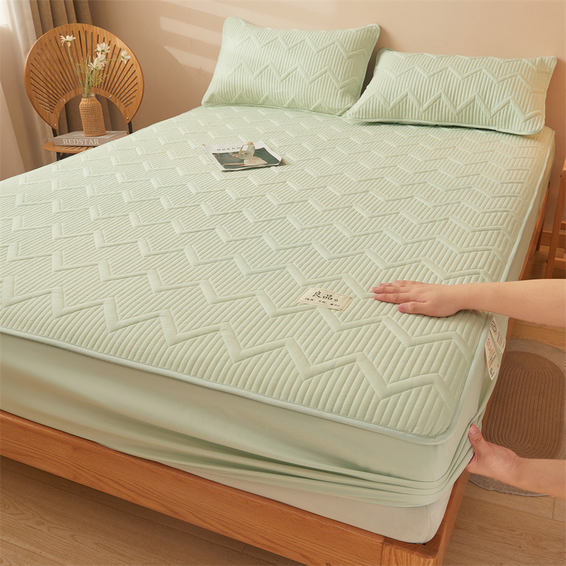 Montaña lejana-ola verde