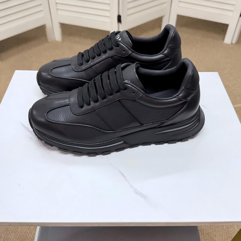 2026 P brand genuine leather men's thick-soled casual shoes, lace-up, height-increasing, versatile, breathable, comfortable, trendy shoes for young men