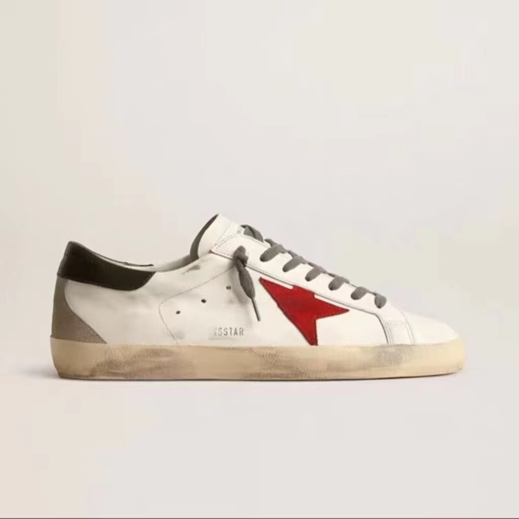 Estrellas de cuero nuevo tipo de altura interior plana para hombres y mujeres zapatos blancos casuales coreanos retro zapatos sucios de comercio exterior zapatos de skate para hombres