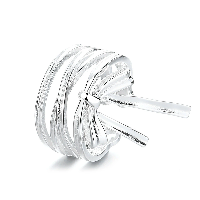 潮晟 Creative ring with bow, silver 925 sample, Korean style, on index finger