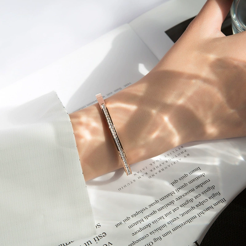 Небольшие изысканные брендовые женские браслеты из нержавеющей стали, не тускнеют, инкрустированы diamant
