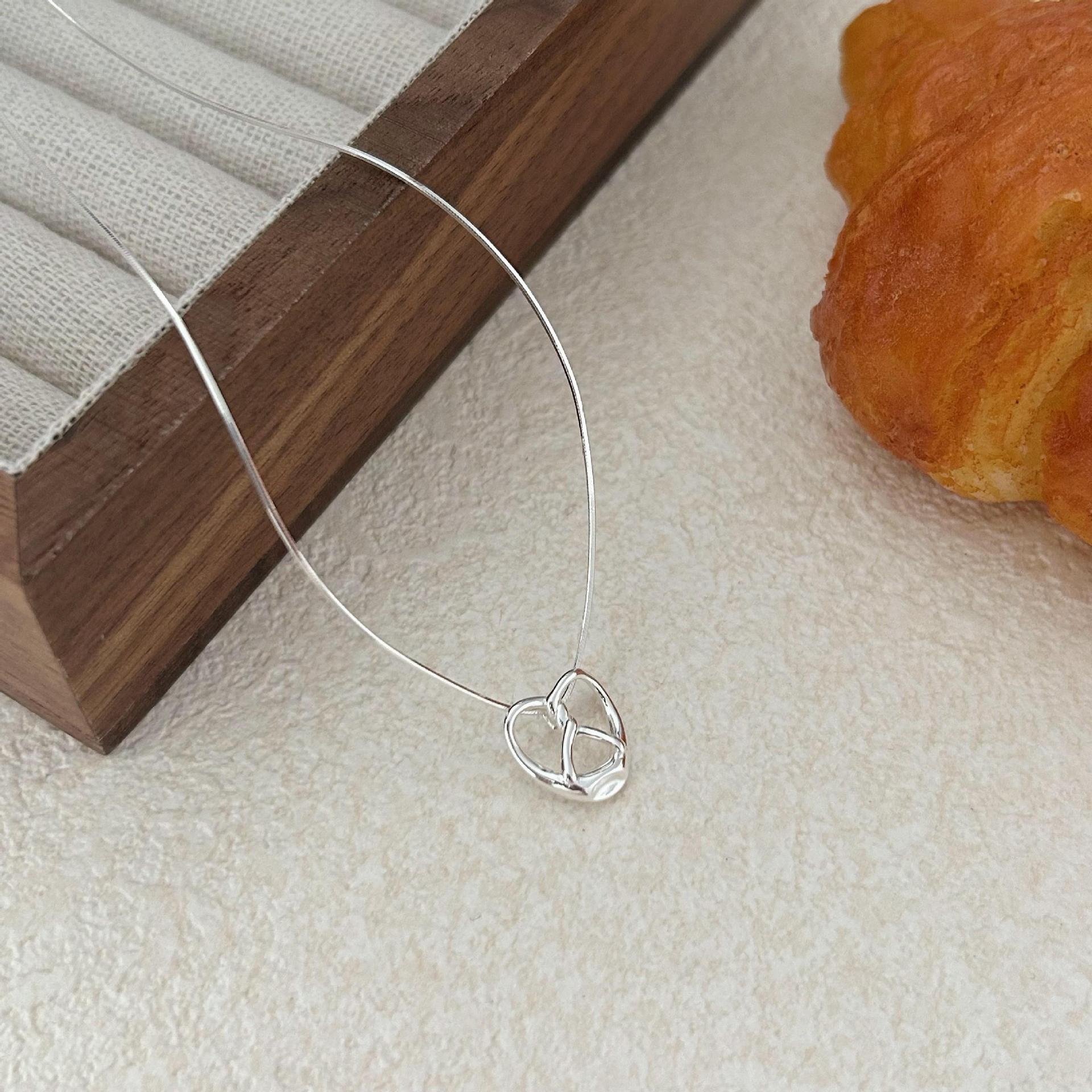 Heart Shape Pattern 925 Sterling Silver Plating Heart Shape Pendant Necklace