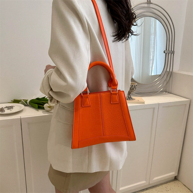 Trend retro shoulder bag, fashionable one-shoulder bag, 2023 collection, high-end