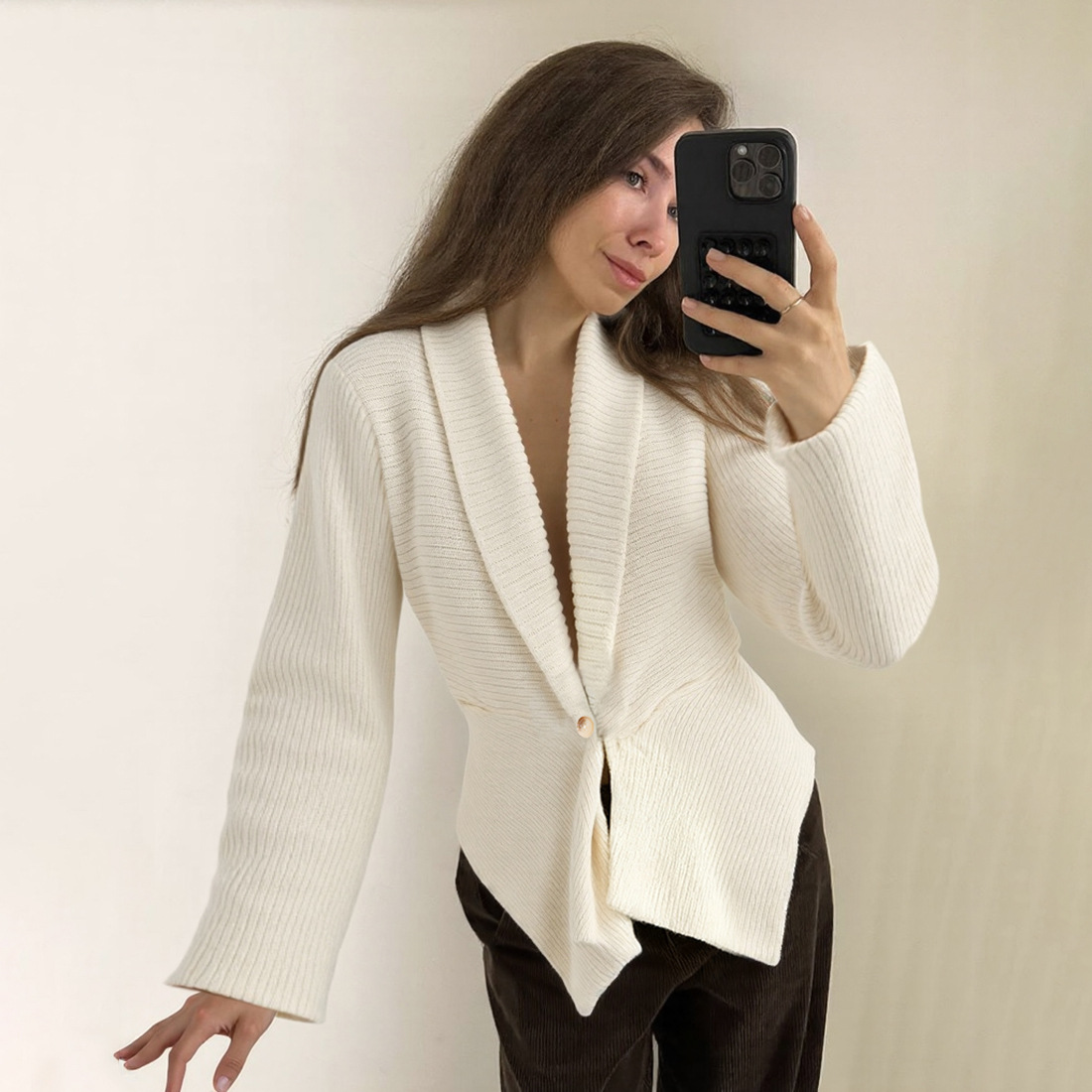 European and American Style 2025 Autumn and Winter New Women's French Retro Deep V Neck Sexy Cut Out Loose Sweater Cardigan Jacket