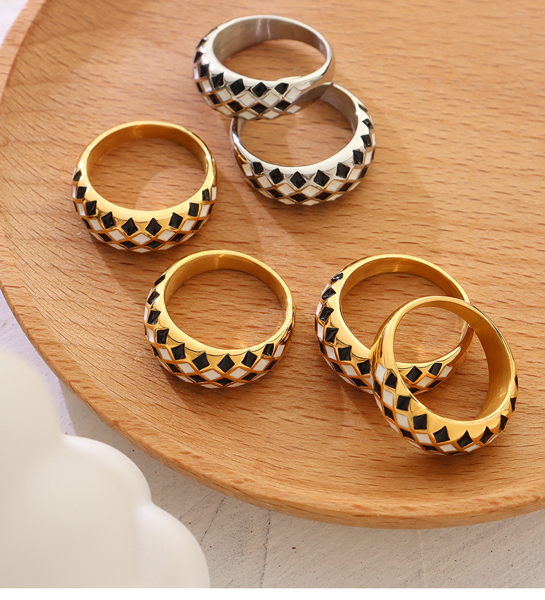 fashion diamond-shaped dripping oil black and white chessboard stainless steel ring