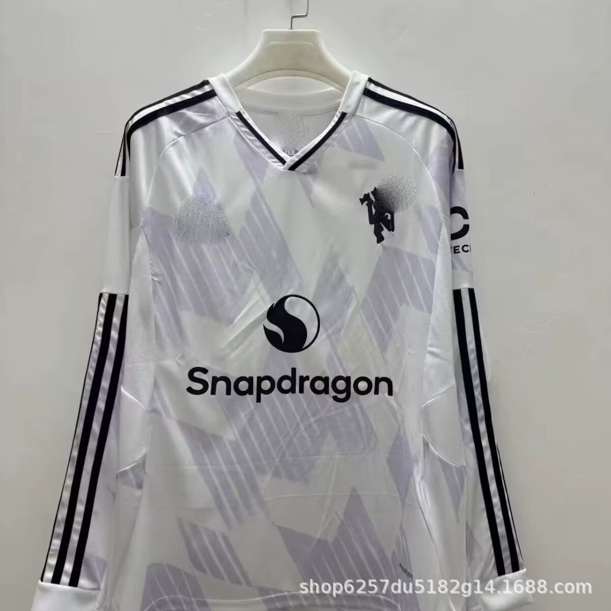 Популярная версия 2526 футбольных длинных рукавов тайская версия Arsenal Royal M Paris Atletico Madrid Man L Miami Mexico Chelsea New York