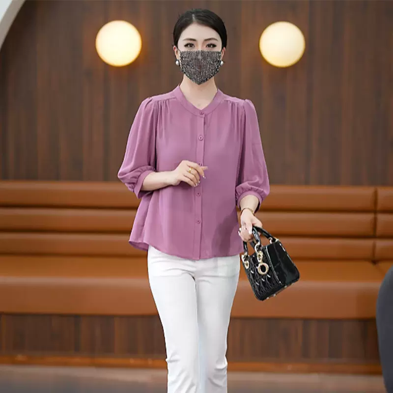 厂家批发夏季薄款冰丝上衣妈妈显瘦宽松遮肚洋气减龄衬衫女士衬衫
