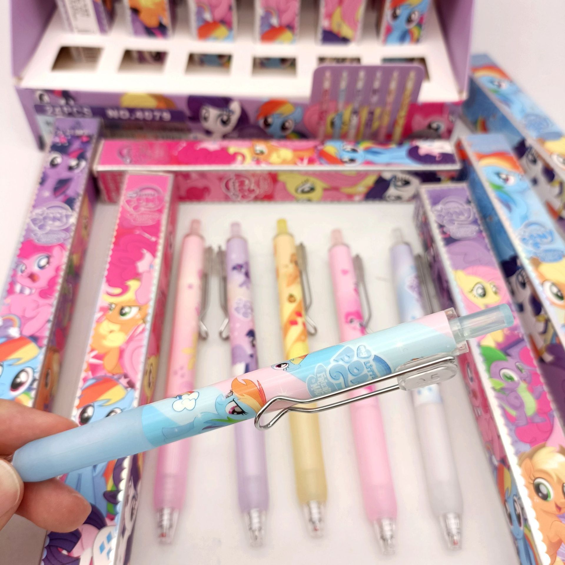 Nuevo cartón de dibujos animados pony bolly lotería bolígrafo ciego caja de estudiantes sorpresa de otra caja de bolígrafo neutro de pulso.