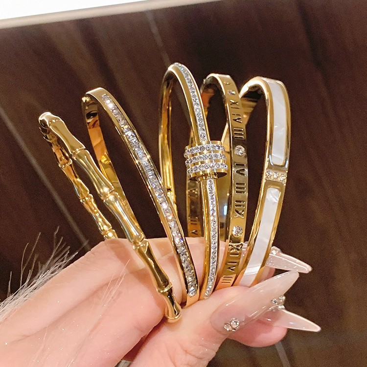 钛钢手镯 不褪色满天星银手镯女生百搭高级感时尚满钻 不锈钢手镯