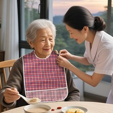 成人围兜老年人吃饭饭兜围嘴