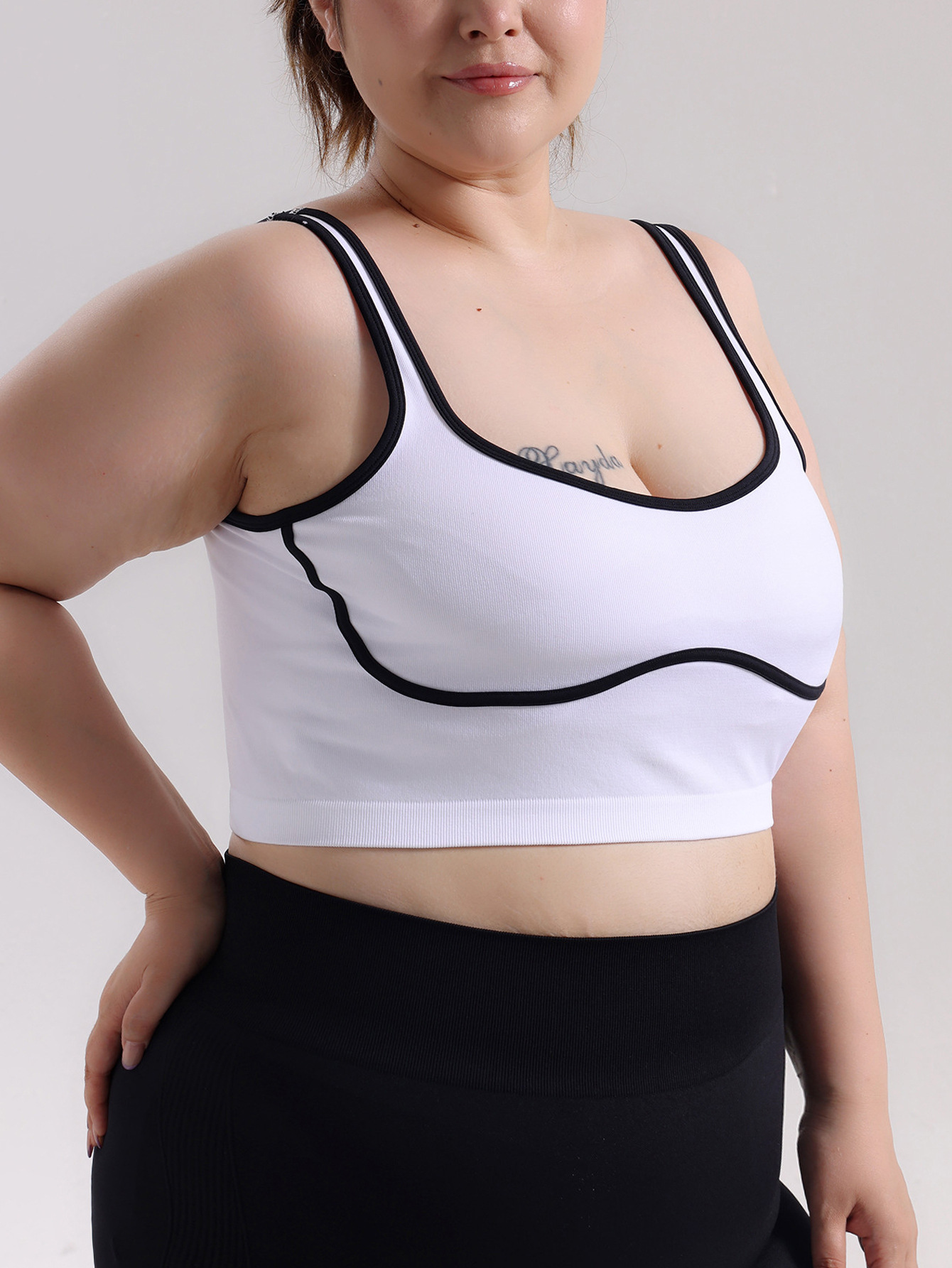 Chaleco deportivo trasero de belleza sin anillo de acero de gran tamaño de color contrastante para mujer, chaleco de yoga deportivo de recolección a prueba de golpes y a prueba de golpes