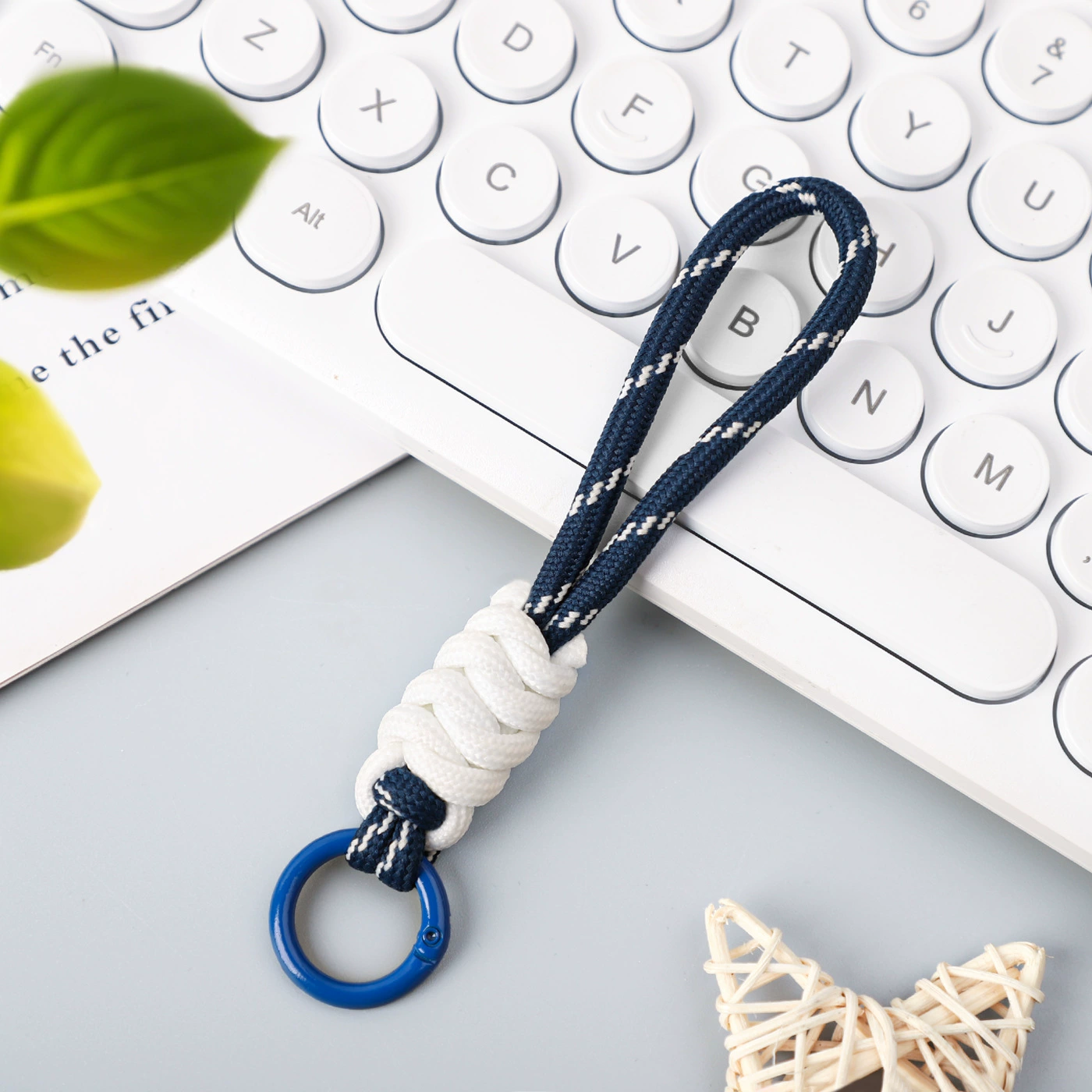 Mobile phone, universal strap, creative woven phone case handmade, accessory