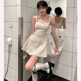 法式约会短裙印花收腰显瘦少女感小个子吊带连衣裙夏季 新款a字裙