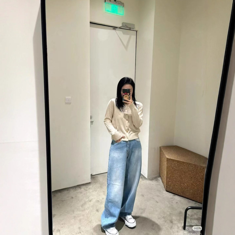 Ac25 Style Smiley Face Cardigan, Classic Four-Color Wool Cardigan for Small Square Faces, a Must-Have Basic Cardigan for Early Autumn