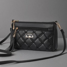 包包新款2025刺绣中年挎包时尚潮流女士妈妈单肩小方包跨境斜跨包